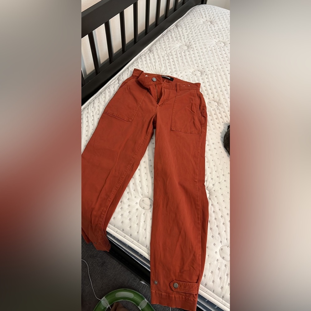 Blood orange cropped cargo pants ( Express)